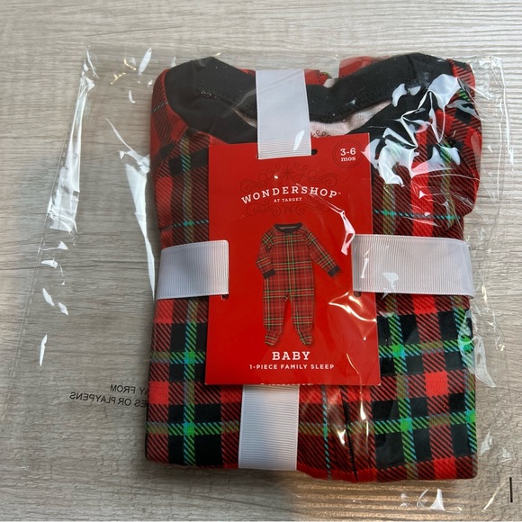 Wondershop Baby 1 Piece Baby Family Sleeper Red/Green - Picture 4 of 5